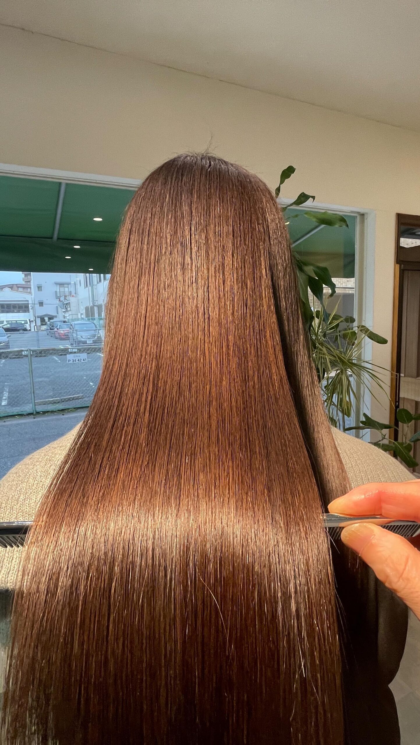 綺麗な髪にしませんか？✨
◌
髪質改善でここまで綺麗な状態となりました✨
◌
いつもありがとうございます🙇‍♂️
◌
髪質改善は最高の栄養補給です。栄養は抜け出てしまうため定期的なメンテナンスをすれば綺麗な髪が維持できます✨
◌
キレイと思った方はいいね、コメント、顔文字でもいいのでお願います🙇‍♂️
◌
リーブルで髪質改善したら生まれて初めてこんなにキレイな髪になったと言われます🤗
◌
このようなことを感じた方はいませんか？
◌
☑︎艶がない髪
☑︎このパサつきどうしたらいいのだろうか？
☑︎縮毛矯正は痛みそう
☑︎縮毛矯正でチリチリになった
◌
色々と、感じることはありますが
このように感じる方は一度Libreにご来店ください✨
◌

◌
トリートメントをらしながらの縮毛矯正を
すると、ダメージになるものを極力抑え、
髪を守りながら綺麗な艶髪へと導いていきます✨
◌
お気軽にご相談ください☎️
◌
お電話  093-776-4808 
◌
LINE@  @oaz8147p
◌
インスタからのメッセージでも大丈夫です！
◌
小倉南区徳力で髪質改善、縮毛矯正に特化したサロン
◌
福岡県北九州市小倉南区徳力2丁目3-1
◌
《リーブルに少しでも興味を持たれたかたへ》
インスタを見ていただきありがとうございます！
リーブルのLINEがありますので
また悩みや事前カウンセリングなども先に聞いたり
できますのでよければLINE @のご登録を
よろしくお願いします！
◌
リーブルに少し興味がある方はプロフィールにあるホームページやブログなどをこにらからご覧ください。
◌↓
@libre_hairsalon 
◌
是非この機会に登録をお願いします！
◌
#北九州縮毛矯正
#小倉 
#福岡美容室 
#北九州美容室
#福岡髪質改善 
#北九州髪質改善 
#小倉髪質改善 
#北九州トリートメント 
#北九州美容室求人