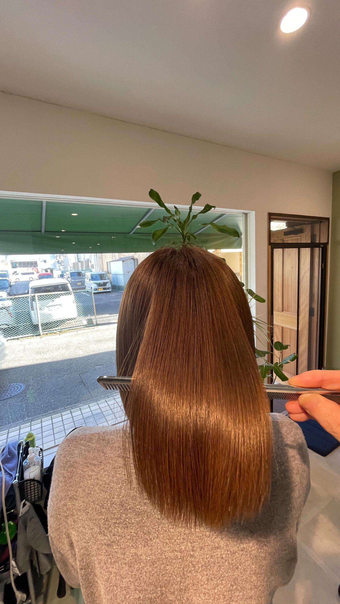 綺麗な髪にしませんか？✨
◌
髪質改善でここまで綺麗な状態となりました✨
◌
いつもありがとうございます🙇‍♂️
◌
髪質改善は最高の栄養補給です。栄養は抜け出てしまうため定期的なメンテナンスをすれば綺麗な髪が維持できます✨
◌
キレイと思った方はいいね、コメント、顔文字でもいいのでお願います🙇‍♂️
◌
リーブルで髪質改善したら生まれて初めてこんなにキレイな髪になったと言われます🤗
◌
このようなことを感じた方はいませんか？
◌
☑︎艶がない髪
☑︎このパサつきどうしたらいいのだろうか？
☑︎縮毛矯正は痛みそう
☑︎縮毛矯正でチリチリになった
◌
色々と、感じることはありますが
このように感じる方は一度Libreにご来店ください✨
◌

◌
トリートメントをらしながらの縮毛矯正を
すると、ダメージになるものを極力抑え、
髪を守りながら綺麗な艶髪へと導いていきます✨
◌
お気軽にご相談ください☎️
◌
お電話  093-776-4808 
◌
LINE@  @oaz8147p
◌
インスタからのメッセージでも大丈夫です！
◌
小倉南区徳力で髪質改善、縮毛矯正に特化したサロン
◌
福岡県北九州市小倉南区徳力2丁目3-1
◌
《リーブルに少しでも興味を持たれたかたへ》
インスタを見ていただきありがとうございます！
リーブルのLINEがありますので
また悩みや事前カウンセリングなども先に聞いたり
できますのでよければLINE @のご登録を
よろしくお願いします！
◌
リーブルに少し興味がある方はプロフィールにあるホームページやブログなどをこにらからご覧ください。
◌↓
@libre_hairsalon 
◌
是非この機会に登録をお願いします！
◌
#北九州縮毛矯正
#小倉 
#福岡美容室 
#北九州美容室
#福岡髪質改善 
#北九州髪質改善 
#小倉髪質改善 
#北九州トリートメント 
#北九州美容室求人