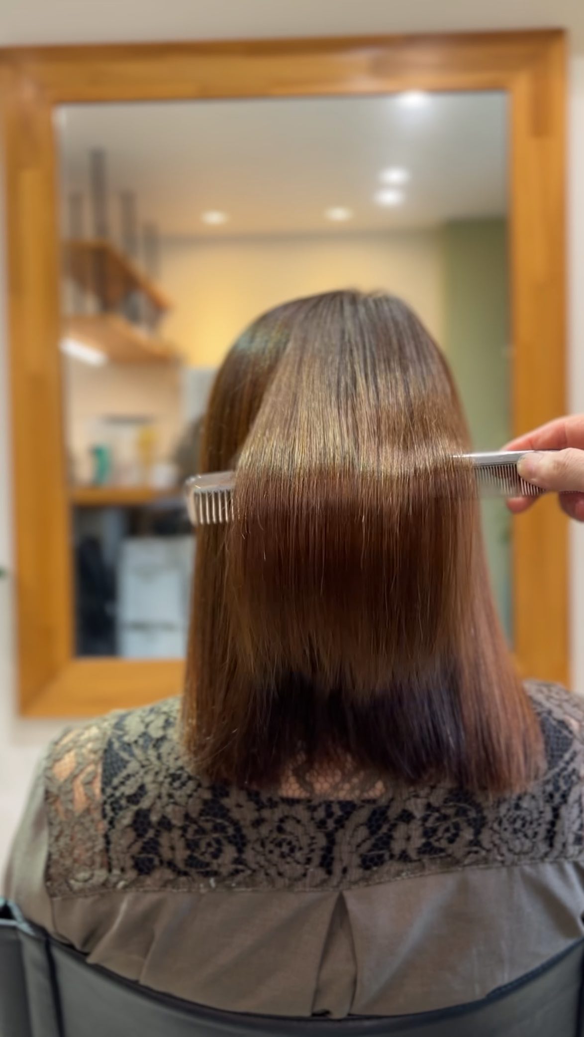 綺麗な髪にしませんか？✨
◌
髪質改善でここまで綺麗な状態となりました✨
◌
いつもありがとうございます🙇‍♂️
◌
髪質改善は最高の栄養補給です。栄養は抜け出てしまうため定期的なメンテナンスをすれば綺麗な髪が維持できます✨
◌
キレイと思った方はいいね、コメント、顔文字でもいいのでお願います🙇‍♂️
◌
リーブルで髪質改善したら生まれて初めてこんなにキレイな髪になったと言われます🤗
◌
このようなことを感じた方はいませんか？
◌
☑︎艶がない髪
☑︎このパサつきどうしたらいいのだろうか？
☑︎縮毛矯正は痛みそう
☑︎縮毛矯正でチリチリになった
◌
色々と、感じることはありますが
このように感じる方は一度Libreにご来店ください✨
◌

◌
トリートメントをらしながらの縮毛矯正を
すると、ダメージになるものを極力抑え、
髪を守りながら綺麗な艶髪へと導いていきます✨
◌
お気軽にご相談ください☎️
◌
お電話  093-776-4808 
◌
LINE@  @oaz8147p
◌
インスタからのメッセージでも大丈夫です！
◌
小倉南区徳力で髪質改善、縮毛矯正に特化したサロン
◌
福岡県北九州市小倉南区徳力2丁目3-1
◌
《リーブルに少しでも興味を持たれたかたへ》
インスタを見ていただきありがとうございます！
リーブルのLINEがありますので
また悩みや事前カウンセリングなども先に聞いたり
できますのでよければLINE @のご登録を
よろしくお願いします！
◌
リーブルに少し興味がある方はプロフィールにあるホームページやブログなどをこにらからご覧ください。
◌↓
@libre_hairsalon 
◌
是非この機会に登録をお願いします！
◌
#北九州縮毛矯正
#小倉 
#福岡美容室 
#北九州美容室
#福岡髪質改善 
#北九州髪質改善 
#小倉髪質改善 
#北九州トリートメント 
#北九州美容室求人